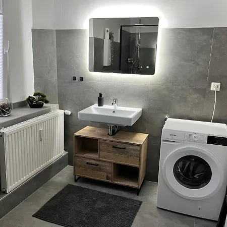 Apartment Florida Naehe Duesseldorf, Messe, Hbf, City, Wifi, Helios Hospital Krefeld