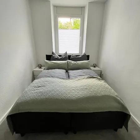 Florida Naehe Duesseldorf, Messe, Hbf, City, Wifi, Helios Hospital Apartment